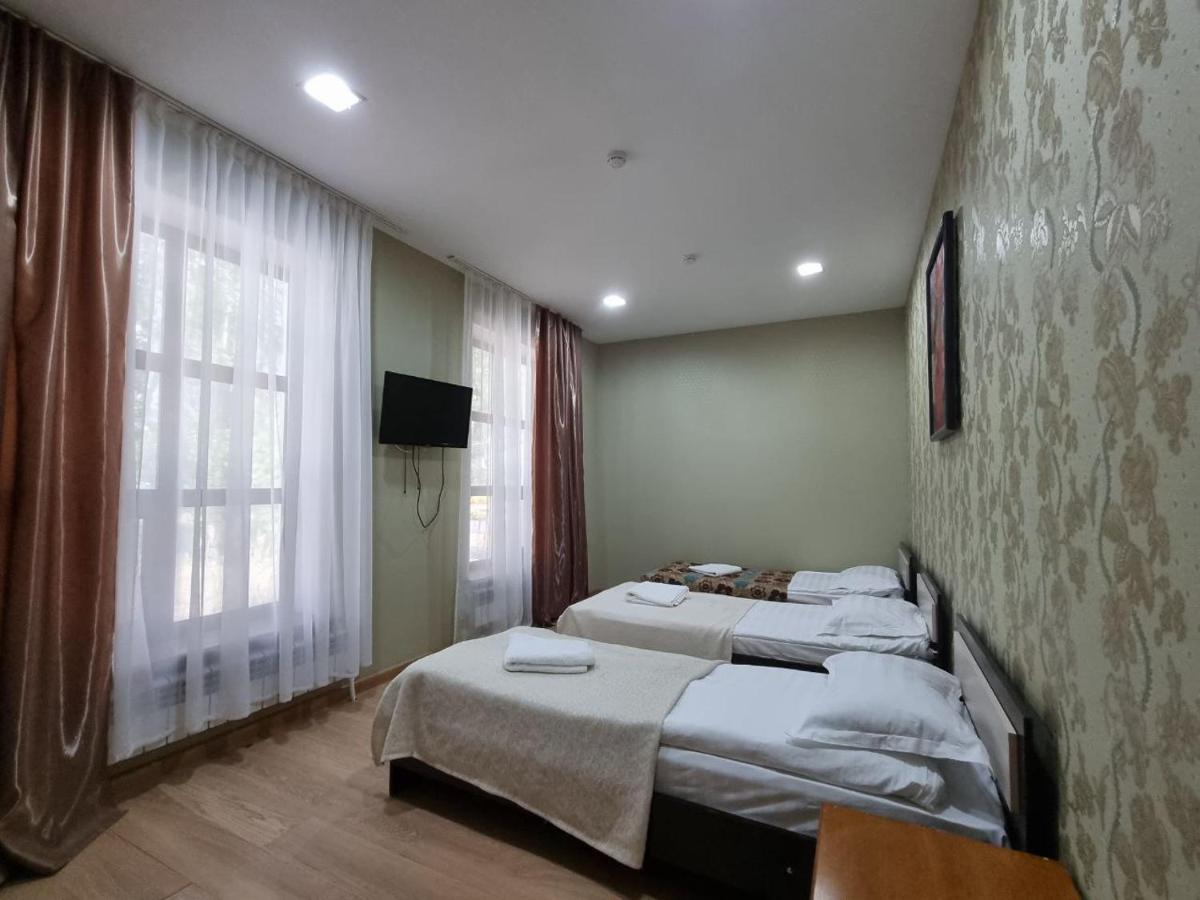 Green Land Hotel Aqtöbe Luaran gambar